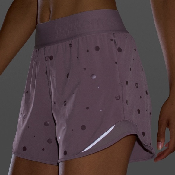 Lululemon Hotty Hot HR Short 4” Poco Logo Black - Picture 5 of 6